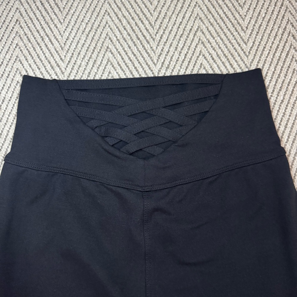 Bombshell Sportswear Sexy Back Leggings Small